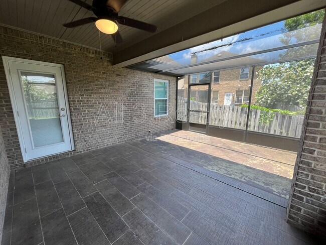 Building Photo - 1924 Wyngate Loop