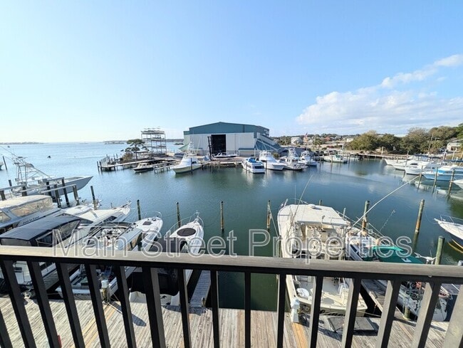 Building Photo - 14100 River Rd