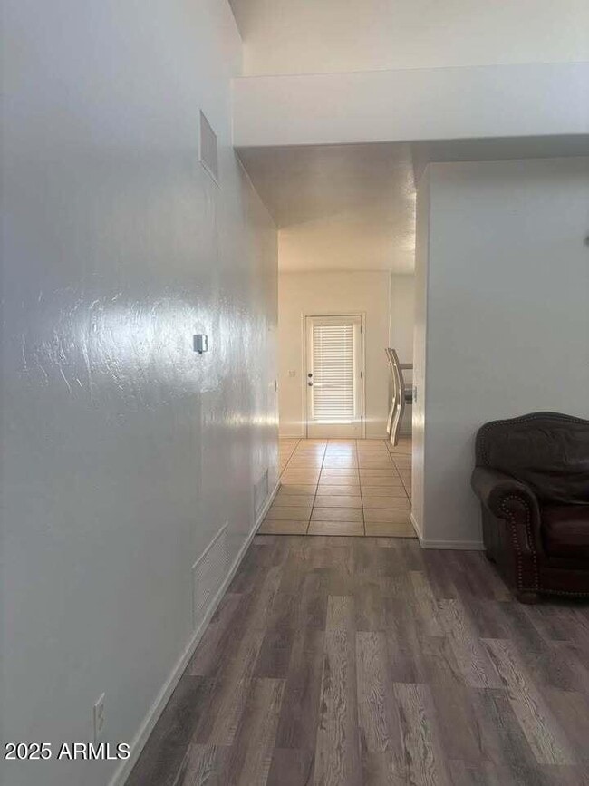 Building Photo - 1427 Cam Chavinda