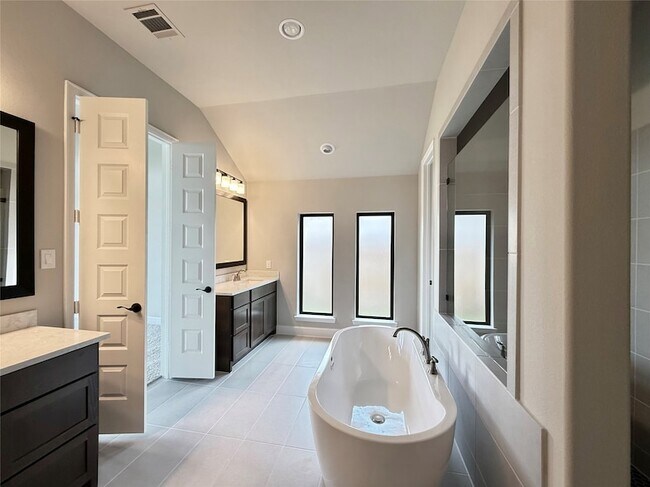 Building Photo - 8710 Incandesce Rise Dr