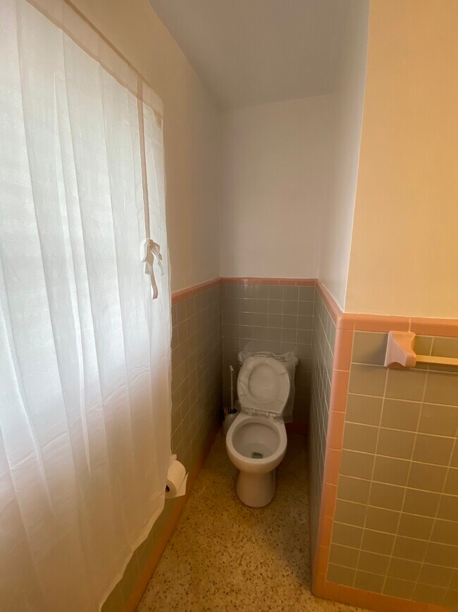 Building Photo - 133 Clark St