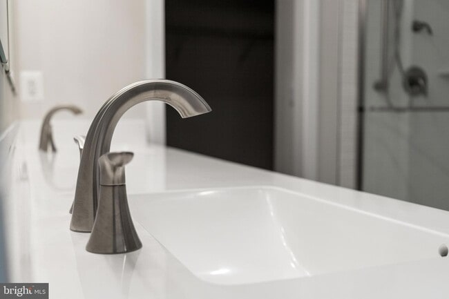 Building Photo - 21 Lyriq Ct