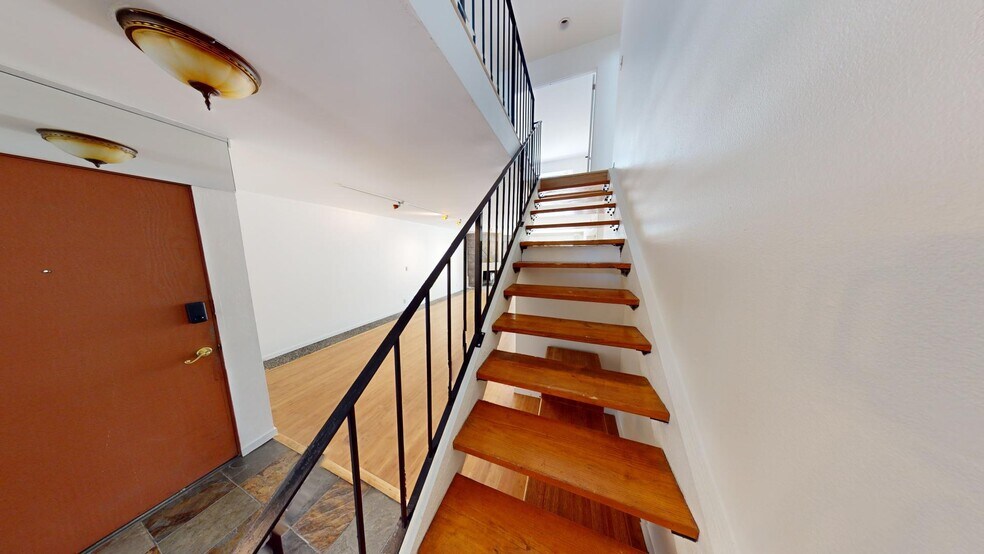 Building Photo - 1218 S Westlake Blvd