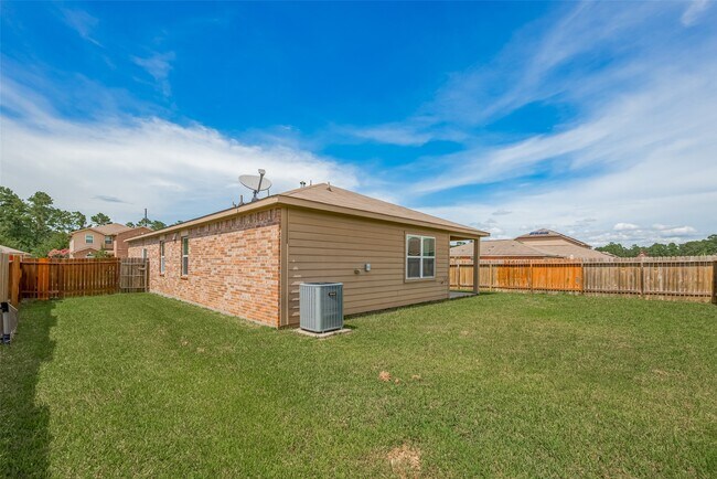 Building Photo - 12063 Quartersawn Ln