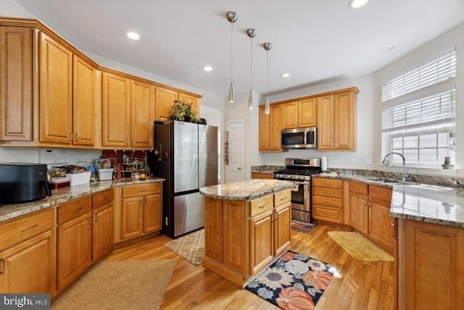 Building Photo - 9168 Stonegarden Dr