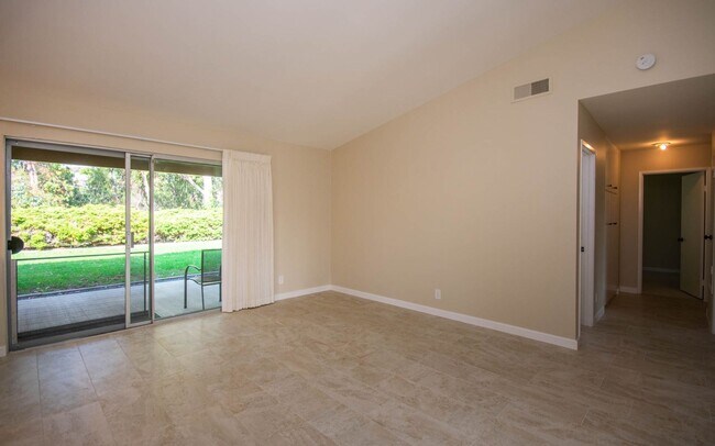 Building Photo - Fully Remodeled 3BD/2BA in Carlsbad