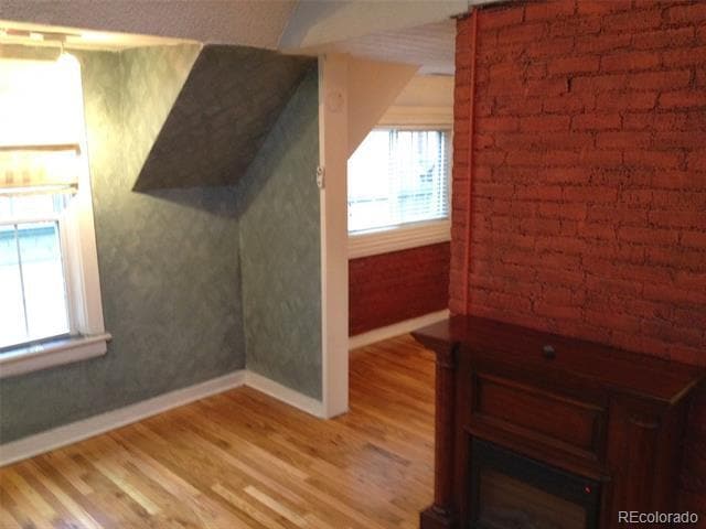 Building Photo - 116 W Maple Ave