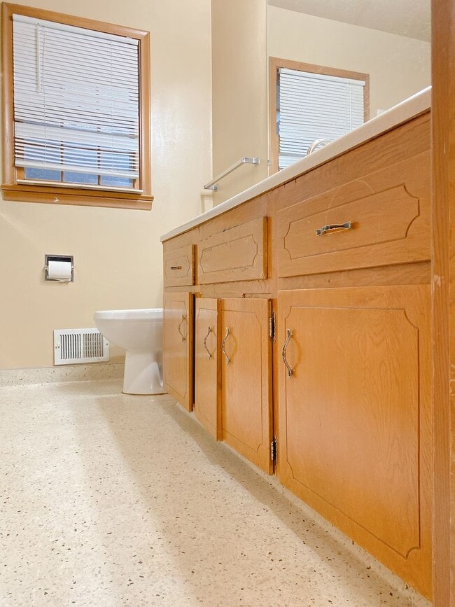 Building Photo - A wonderful 4-bedroom house in the Benson Gardens area - near Walmart Neighborhood Market, Asian ...