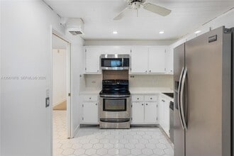 Building Photo - 4030 W Palm Aire Dr