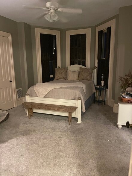 Bedroom with on suite - 519 N Montgomery St