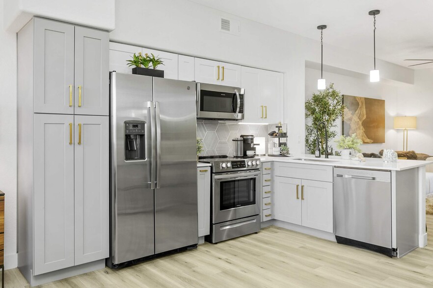 Zone Westgate, Glendale AZ, Stainless Steel Appliances - Zone Westgate