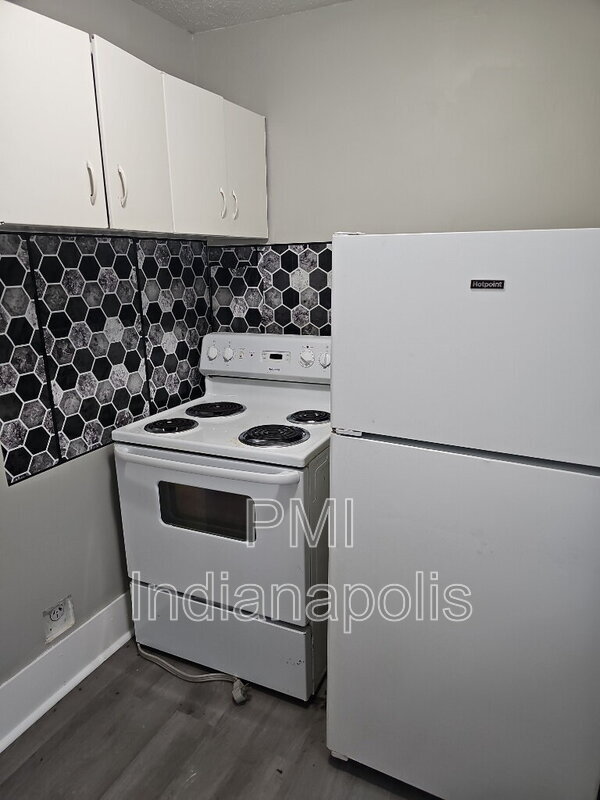 Building Photo - 8 N Butler Ave