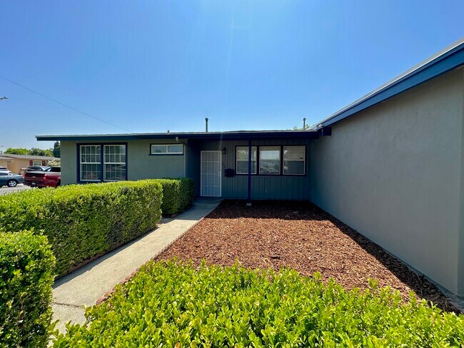 Building Photo - 620 Van Wig Ave