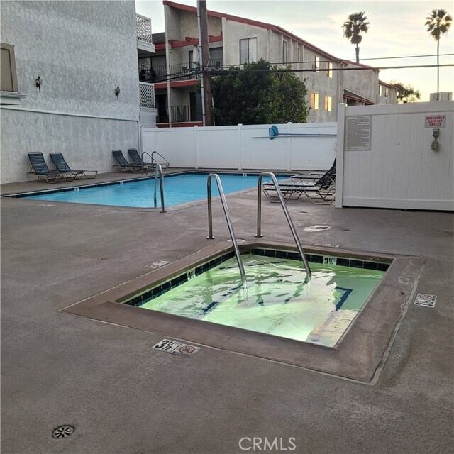 Building Photo - 3565 Linden Ave