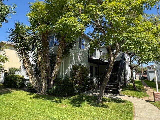 Building Photo - 3415 W Alameda Ave