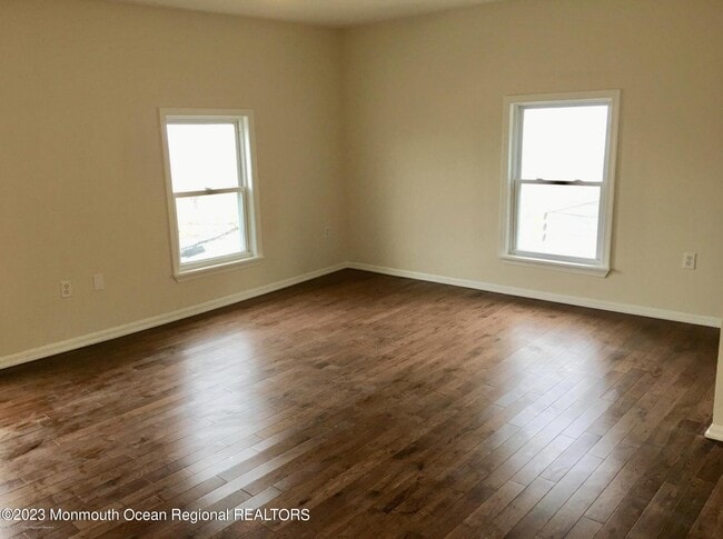 Building Photo - 200 7th Ave