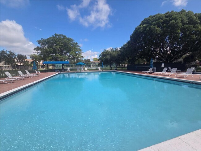 Building Photo - 15798 Woodgate Ct