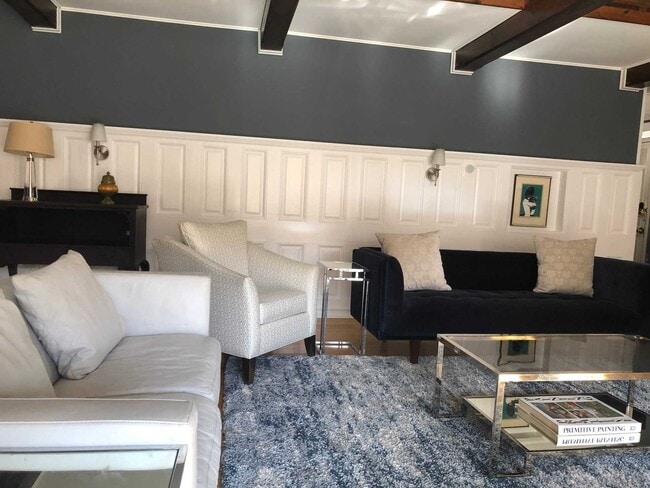 Building Photo - 1056 Beekman Rd