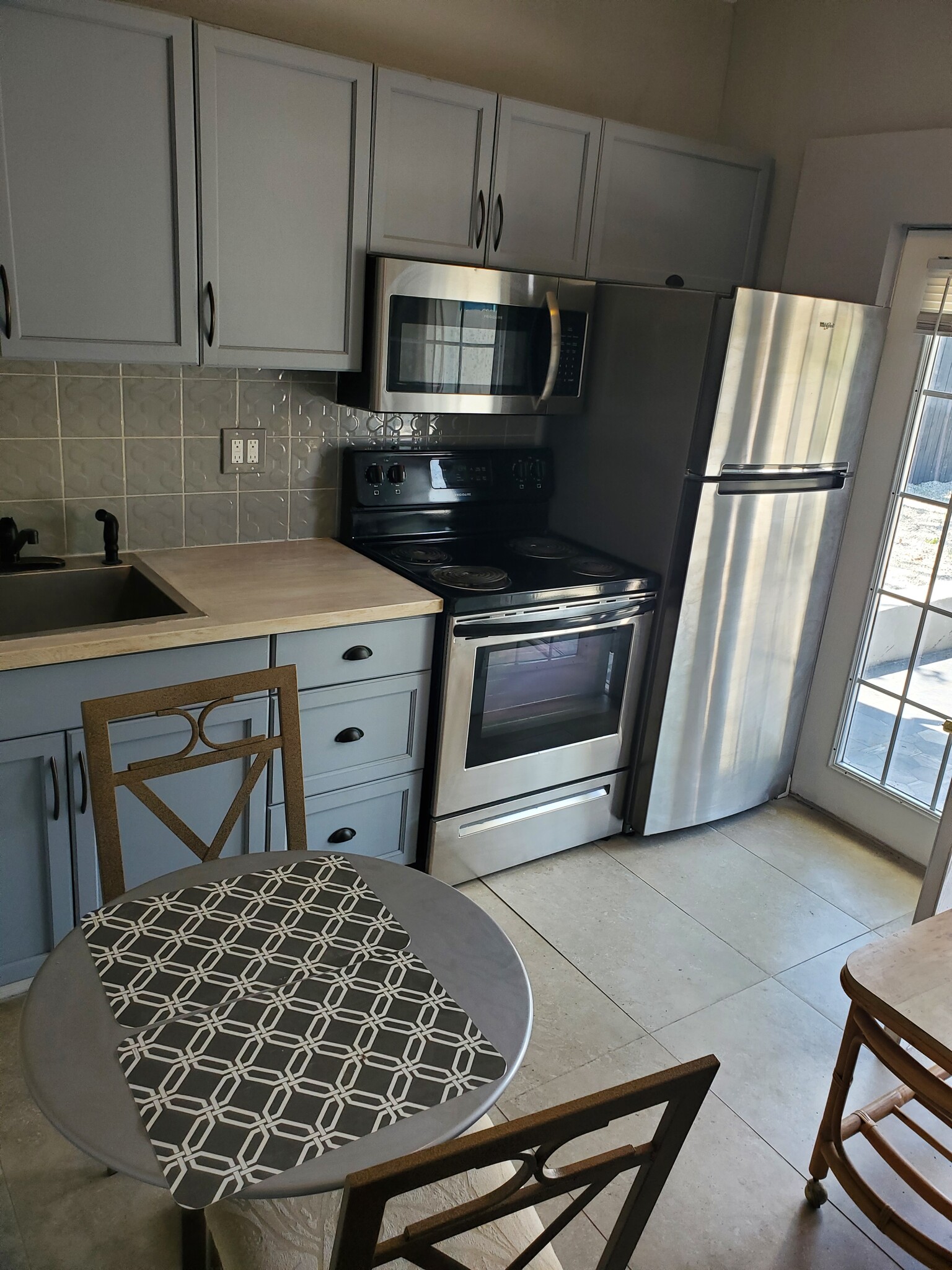 New refrigerator - 3115 54th Ave N
