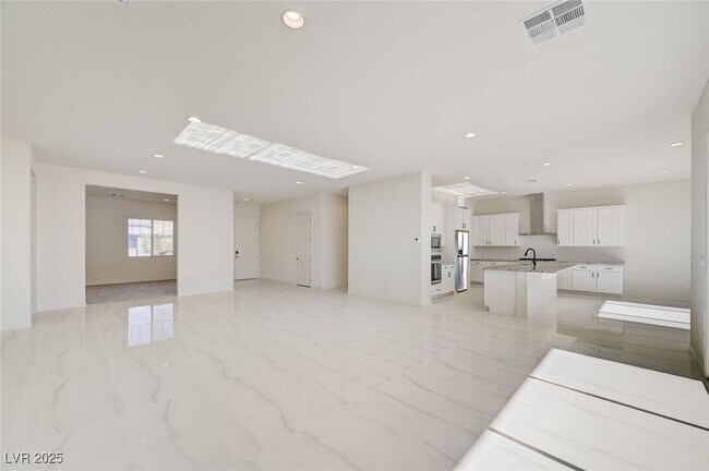 Building Photo - 555 Jerry Bird Ct