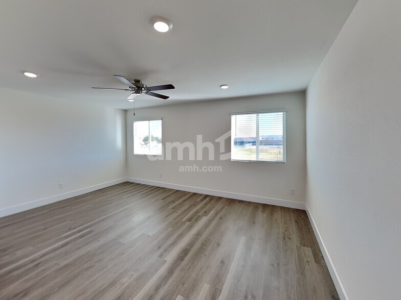 Building Photo - 10116 Cv Mountain St