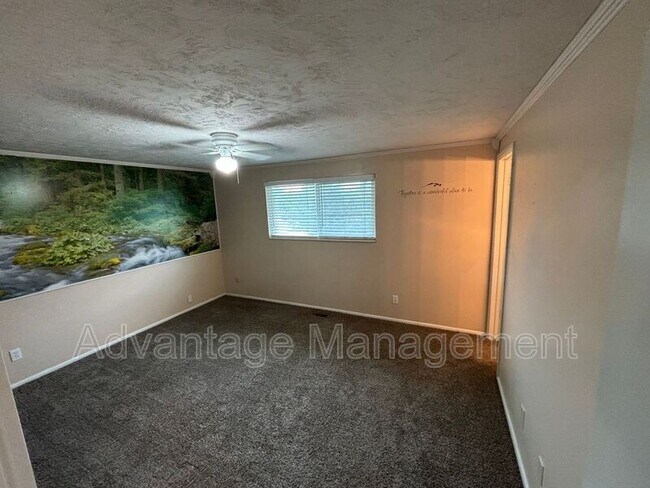 Building Photo - 817 N 470 E