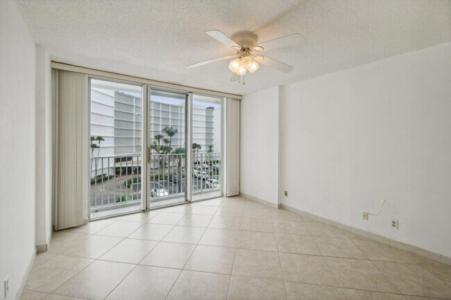 Building Photo - 3580 S Ocean Blvd