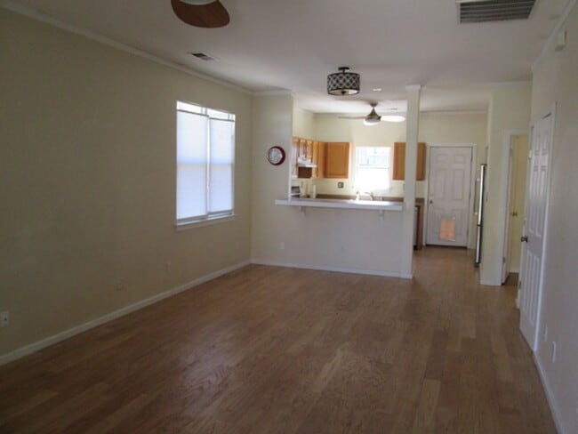 Building Photo - Cute Casita Close to Downtown/Old Town/Saw...