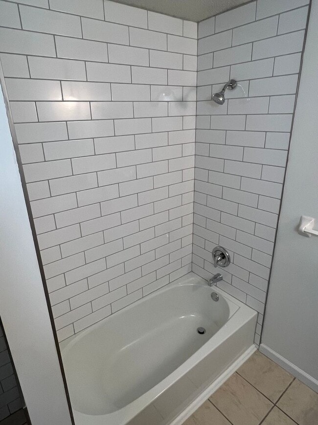 Building Photo - Pre-Lease this Charming 3 Bedroom House in...