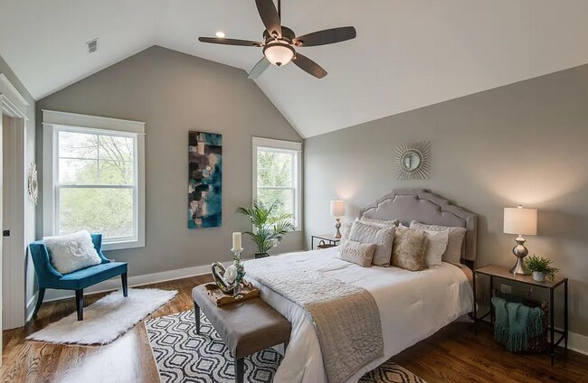 Building Photo - 3 Bed/2.5 Bath-Modern Home-Minutes from Downtown