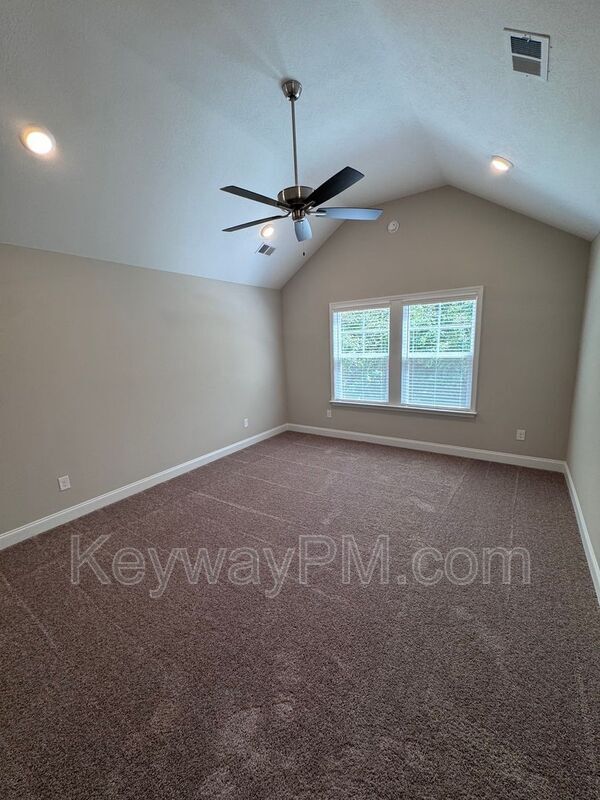 Building Photo - 3045 Venetian Dr