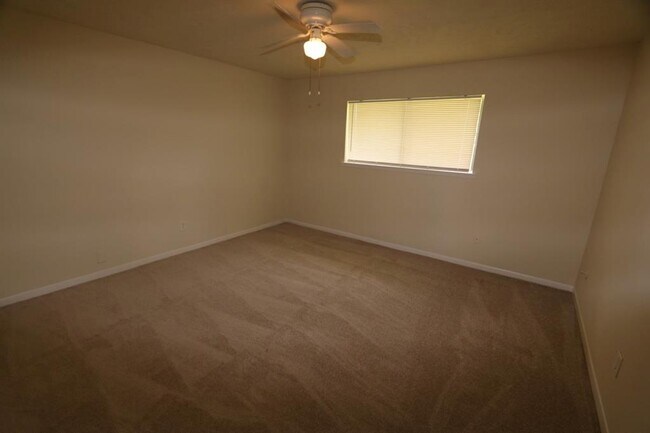 Building Photo - 9846 Sagepike Dr