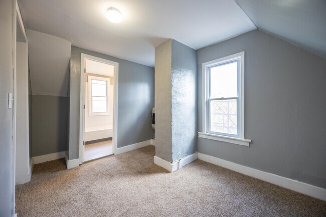 Building Photo - 2257 E 80th St