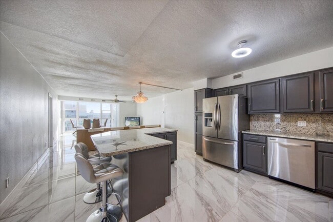 Building Photo - 851 Bayway Blvd