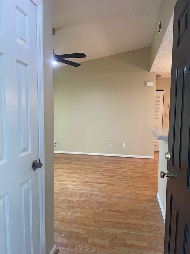 Building Photo - Condo in the Heart of Sandy Springs