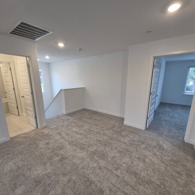 Building Photo - Brand New 4 Bedroom Home in Lennar's Cyan Community