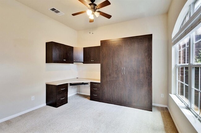 Building Photo - 507 King Eider Ln