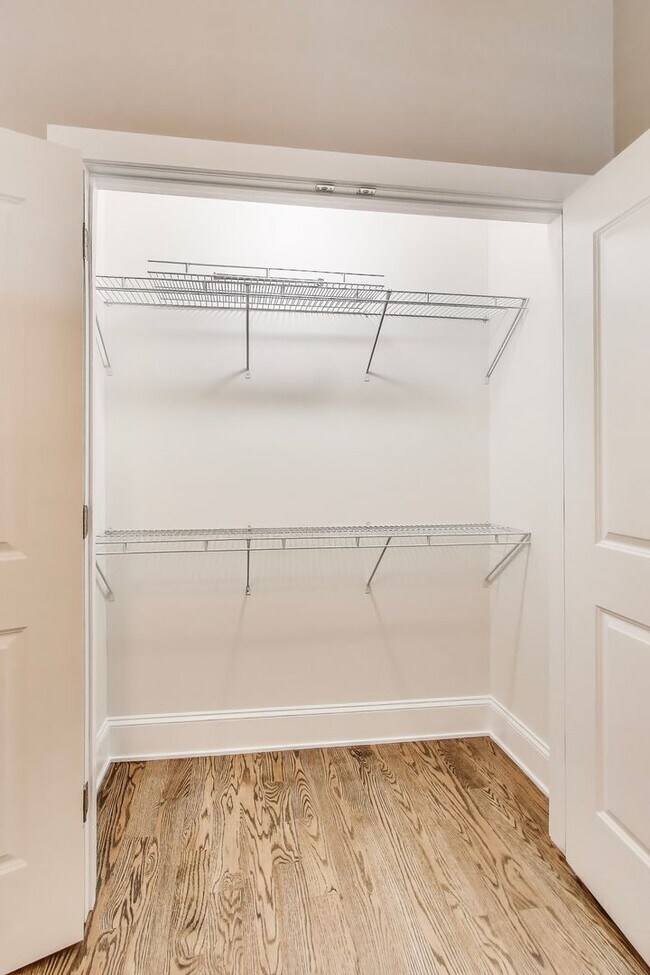 Building Photo - 1429 W. Grand(AKA 1117 Hoyne)