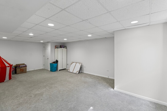 Building Photo - 2451 Stonegate Rd