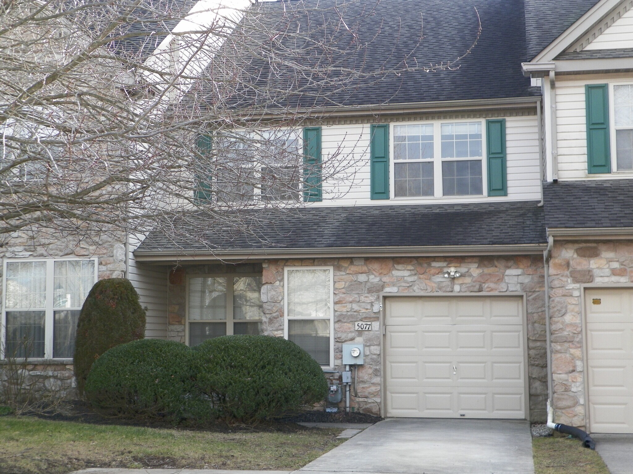 Building Photo - 5077 Rosewood Dr