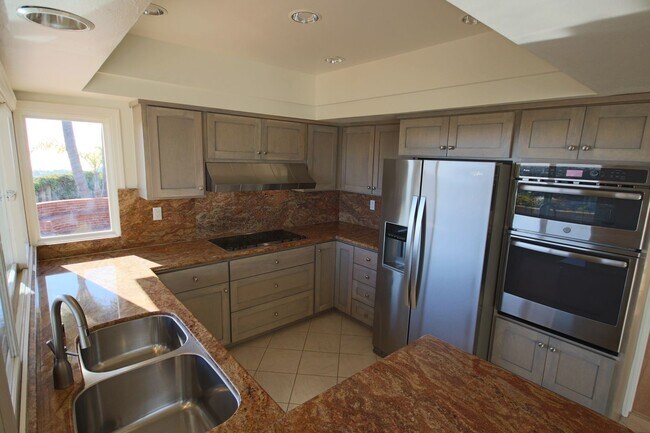 Building Photo - Amazing La Jolla North PB home with panoramic views of the ocean, bay and downtown