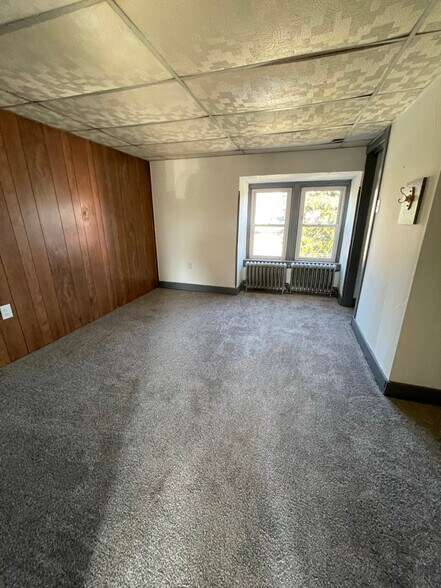 Building Photo - 1350 Mt Rose Ave