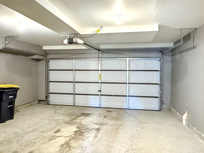 Building Photo - 116 Albany Pl