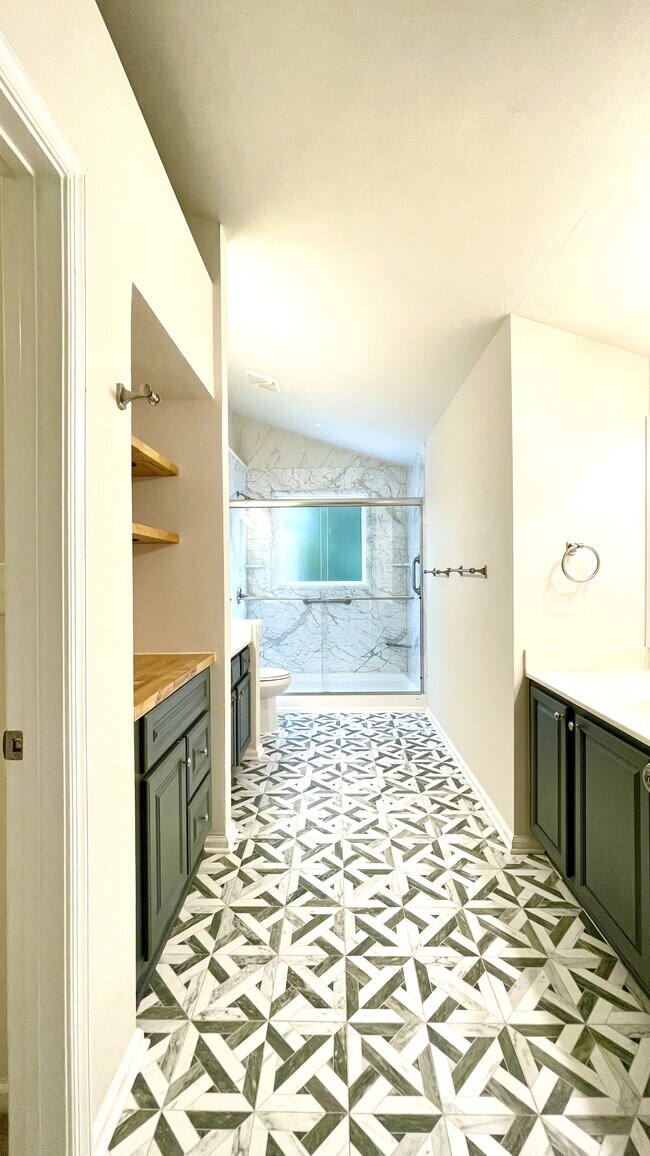 Building Photo - 6207 Oaken Gate Dr S