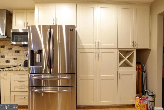 Building Photo - 7966 Hidden Bridge Dr