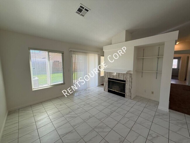 Building Photo - 2240 Westpark Dr