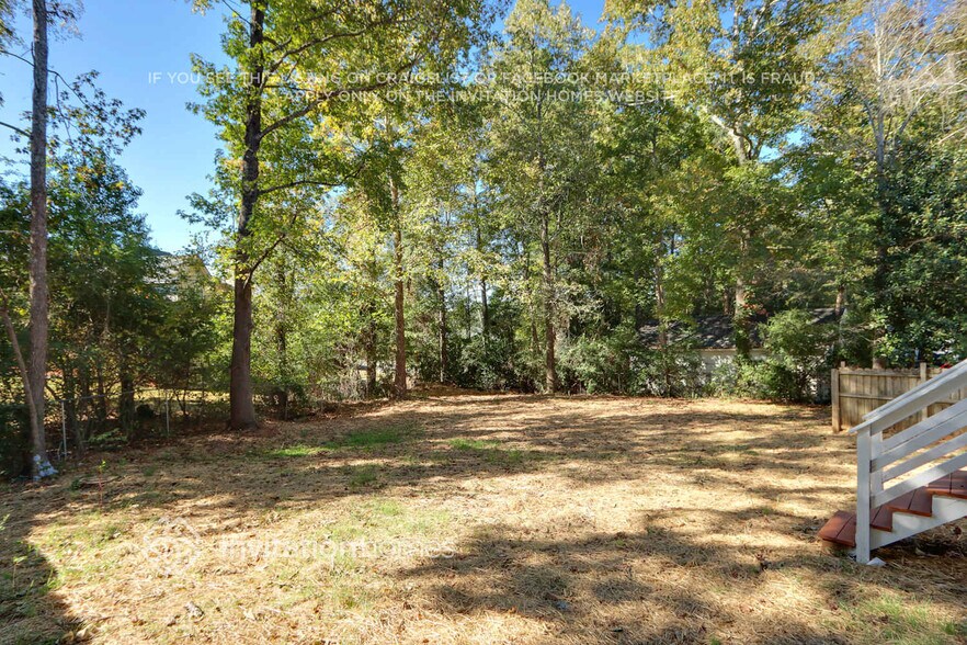 Building Photo - 6186 Pinewood Dr SE