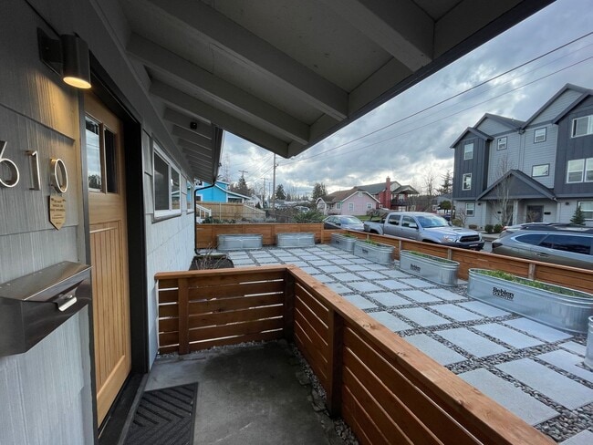 Building Photo - Charming 3Bed 2Bth Montavilla Neighborhood with Detached Additional Living Area and Backyard Grea...