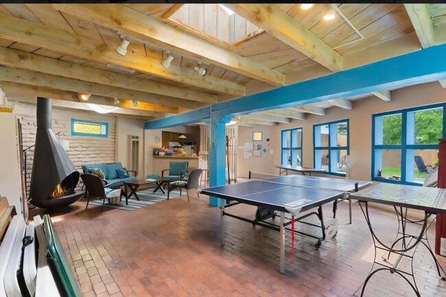 Building Photo - 3939 Rio Grande Blvd NW