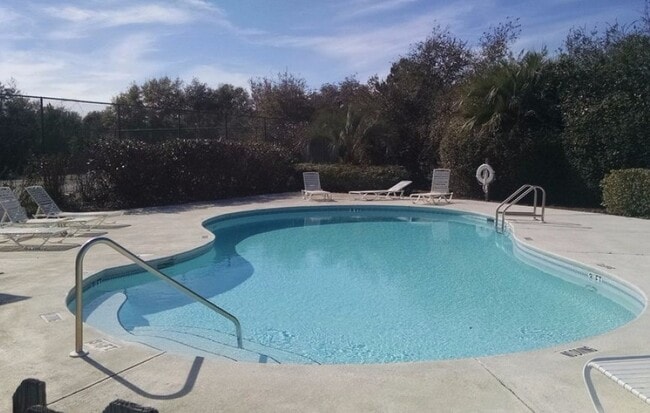 Building Photo - 7738 Lola Cir